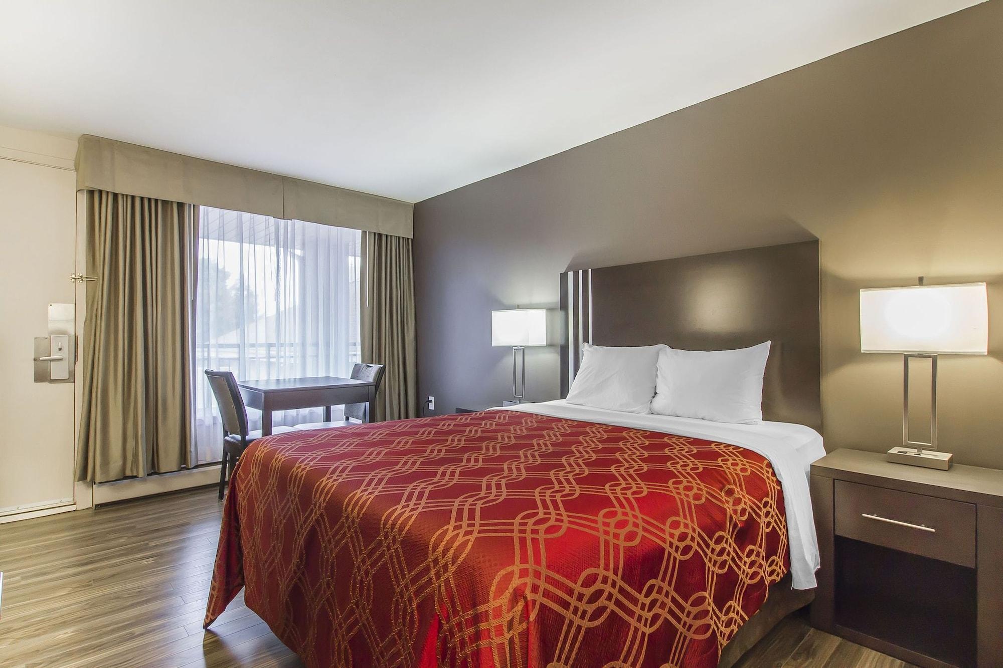 Econo Lodge Inn & Suites Lethbridge Zewnętrze zdjęcie