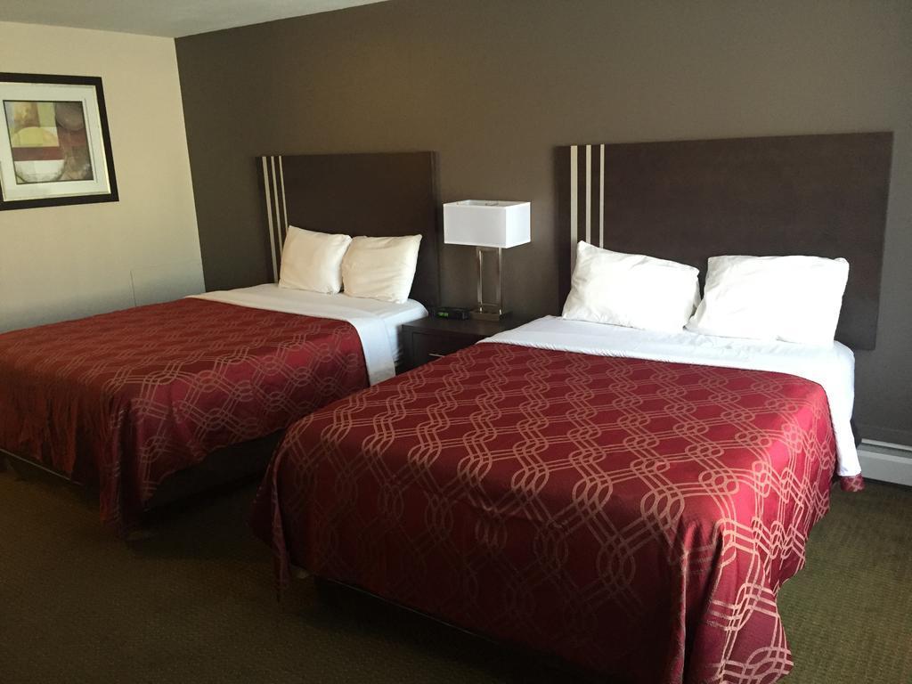 Econo Lodge Inn & Suites Lethbridge Zewnętrze zdjęcie