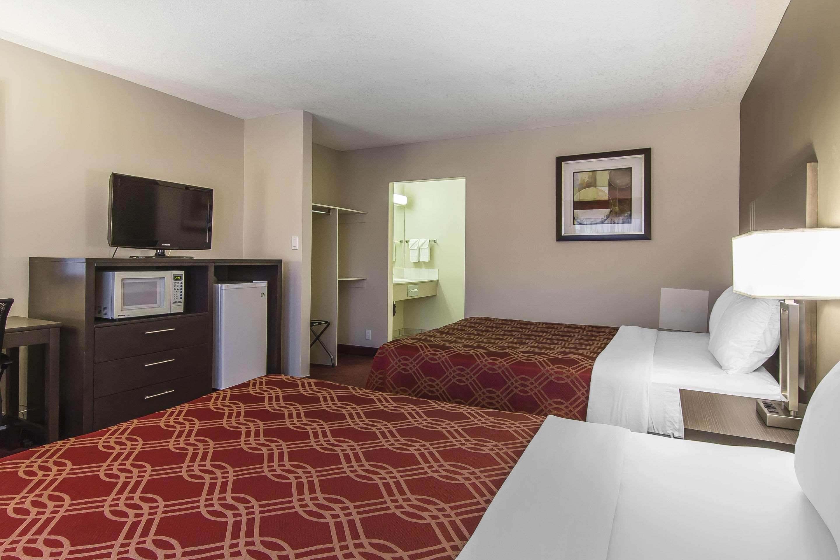 Econo Lodge Inn & Suites Lethbridge Zewnętrze zdjęcie