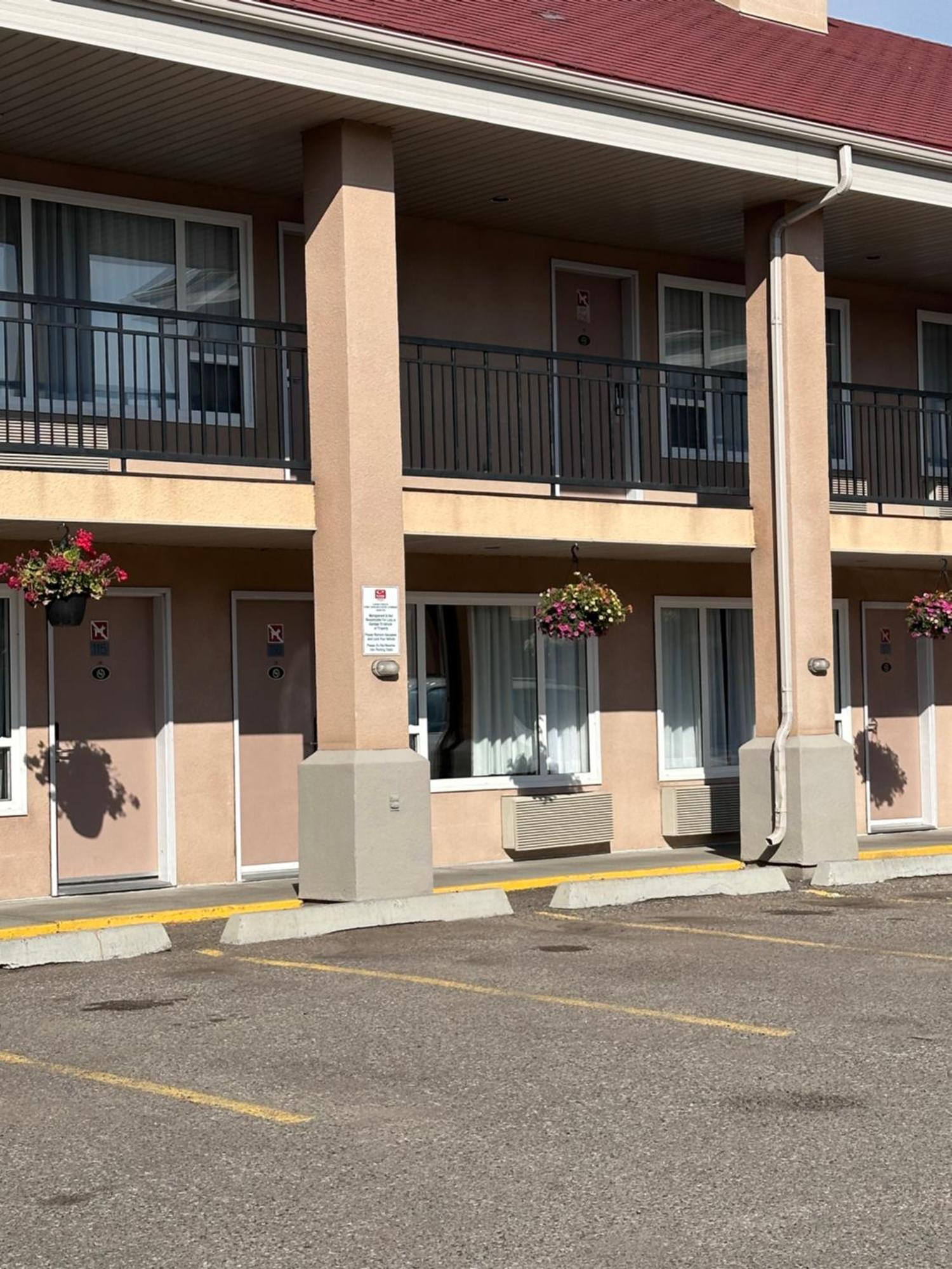 Econo Lodge Inn & Suites Lethbridge Zewnętrze zdjęcie