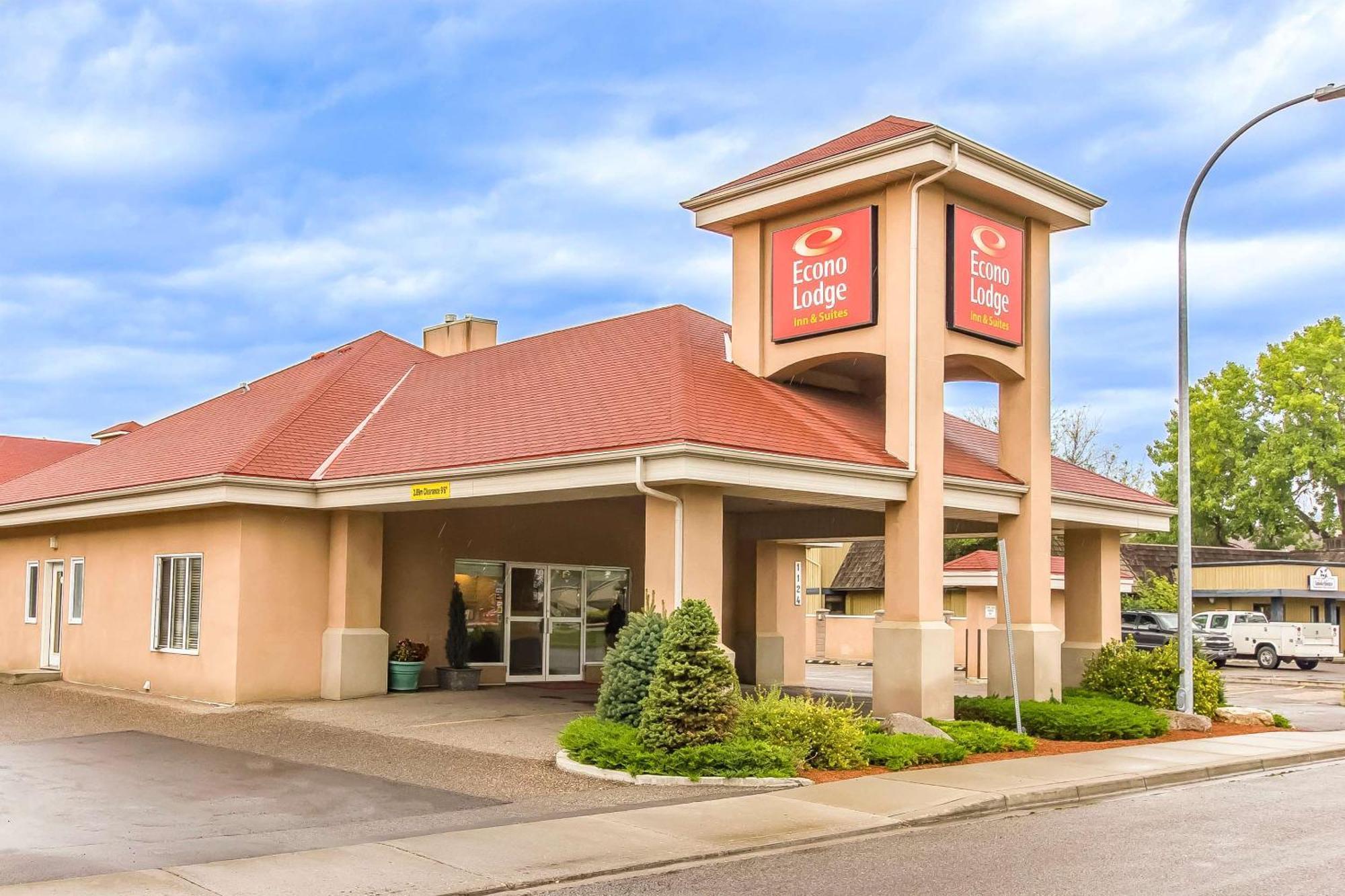 Econo Lodge Inn & Suites Lethbridge Zewnętrze zdjęcie